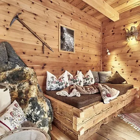 Felsenhuette Modern Retreat 펜션 그란